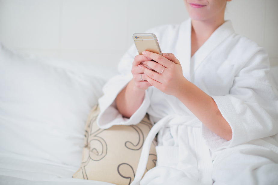 Is Tech Neck Wrinkles a Thing? The Surprising Answer!